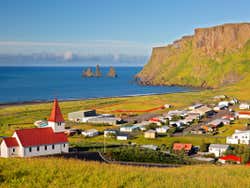 Panorámica de Vík en verano