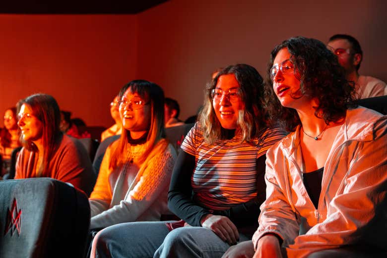 Disfrutando de la experiencia con amigas