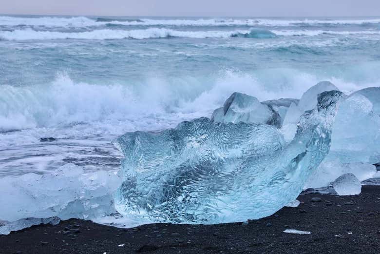 Orilla de la laguna glaciar Jökulsárlón